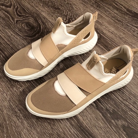 Ecco Women's St.1 Lite Slip-On Sneakers - Picture 4 of 10